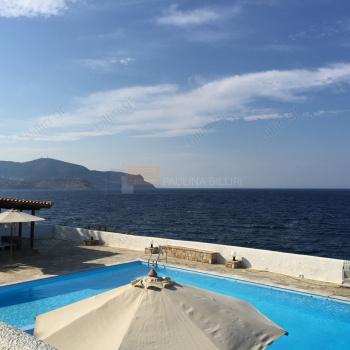 Πισίνα - θέα . Swimming pool - view